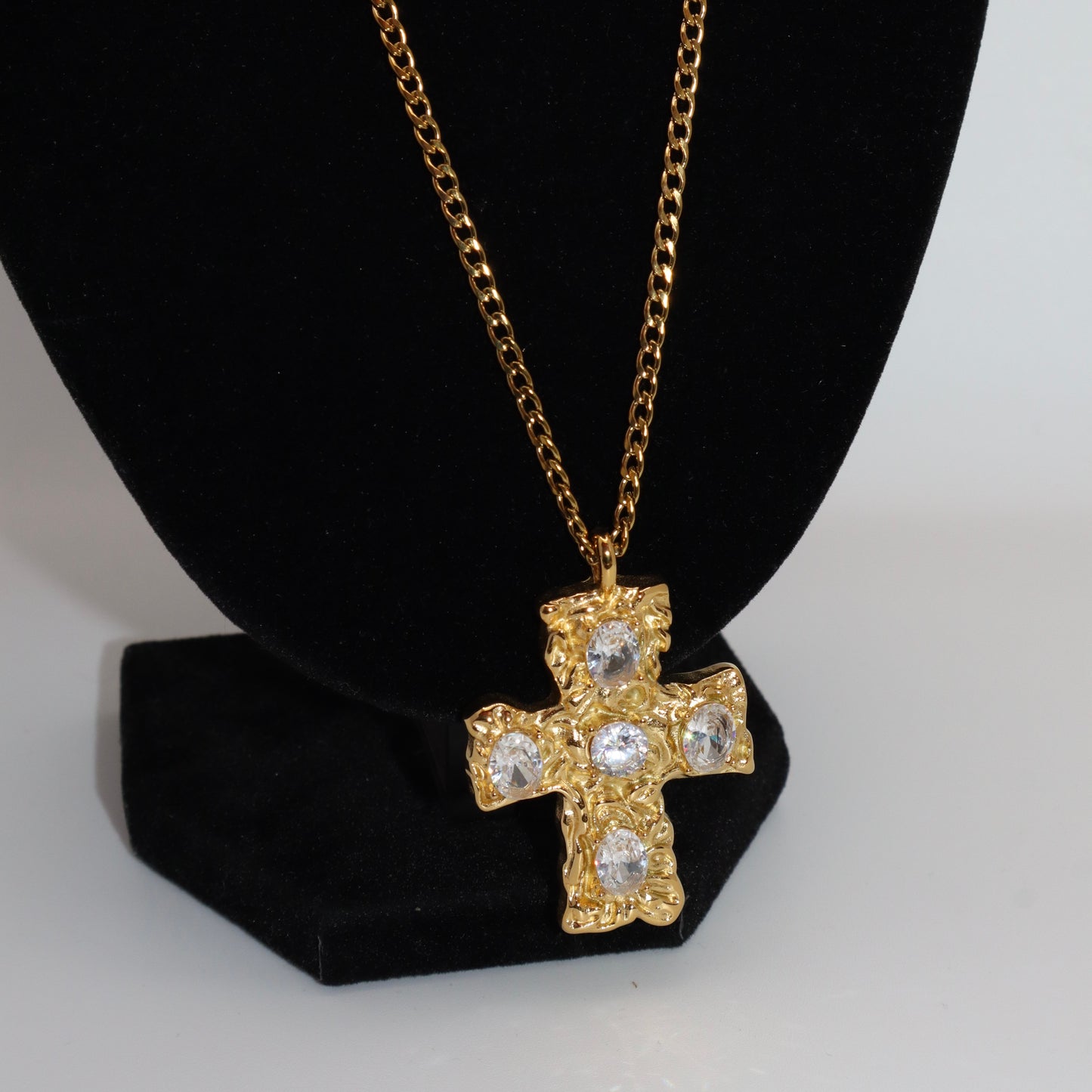 LUXE CROSS Necklace