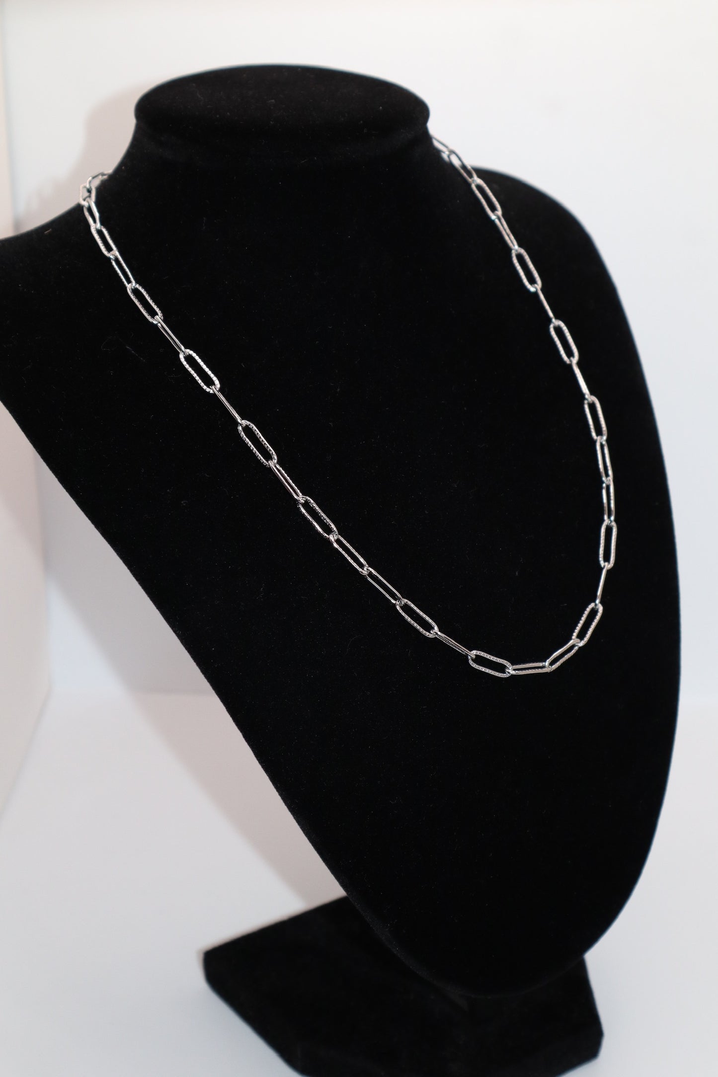 Textured Paperclip Base Chain Necklace