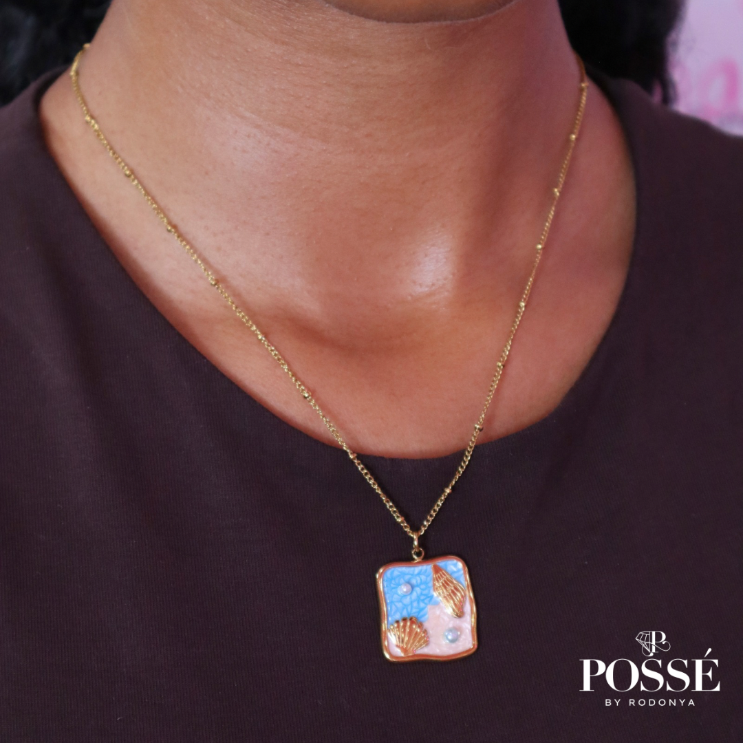 SEAFOAM TREASURE Necklace