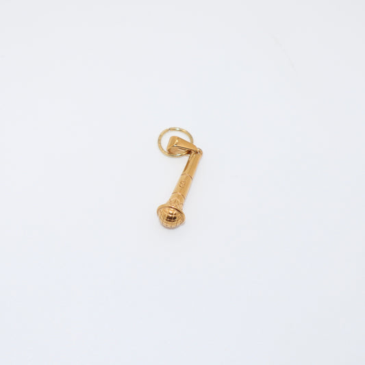 ON THE MIC Charm