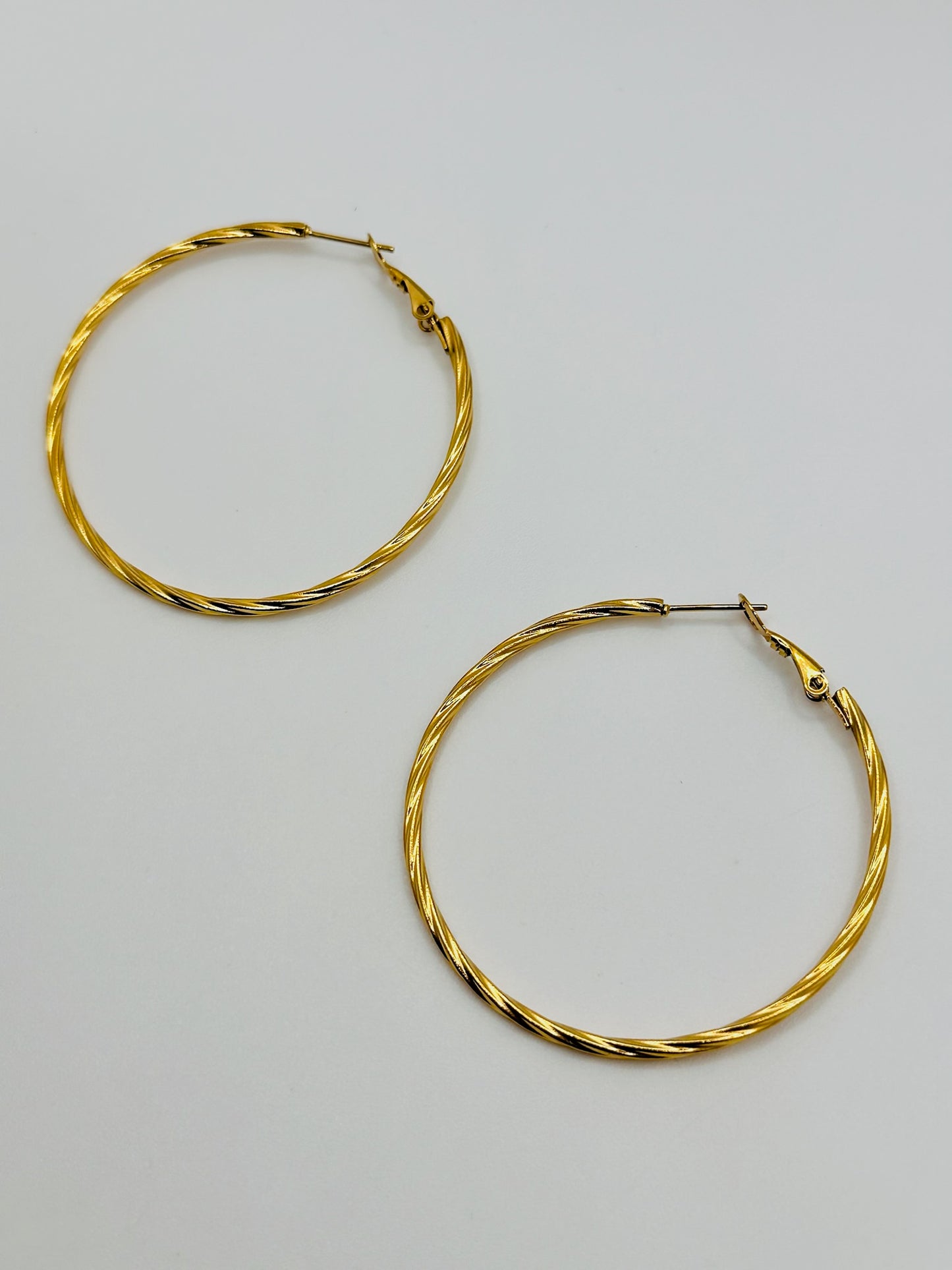 Entangled Hoops