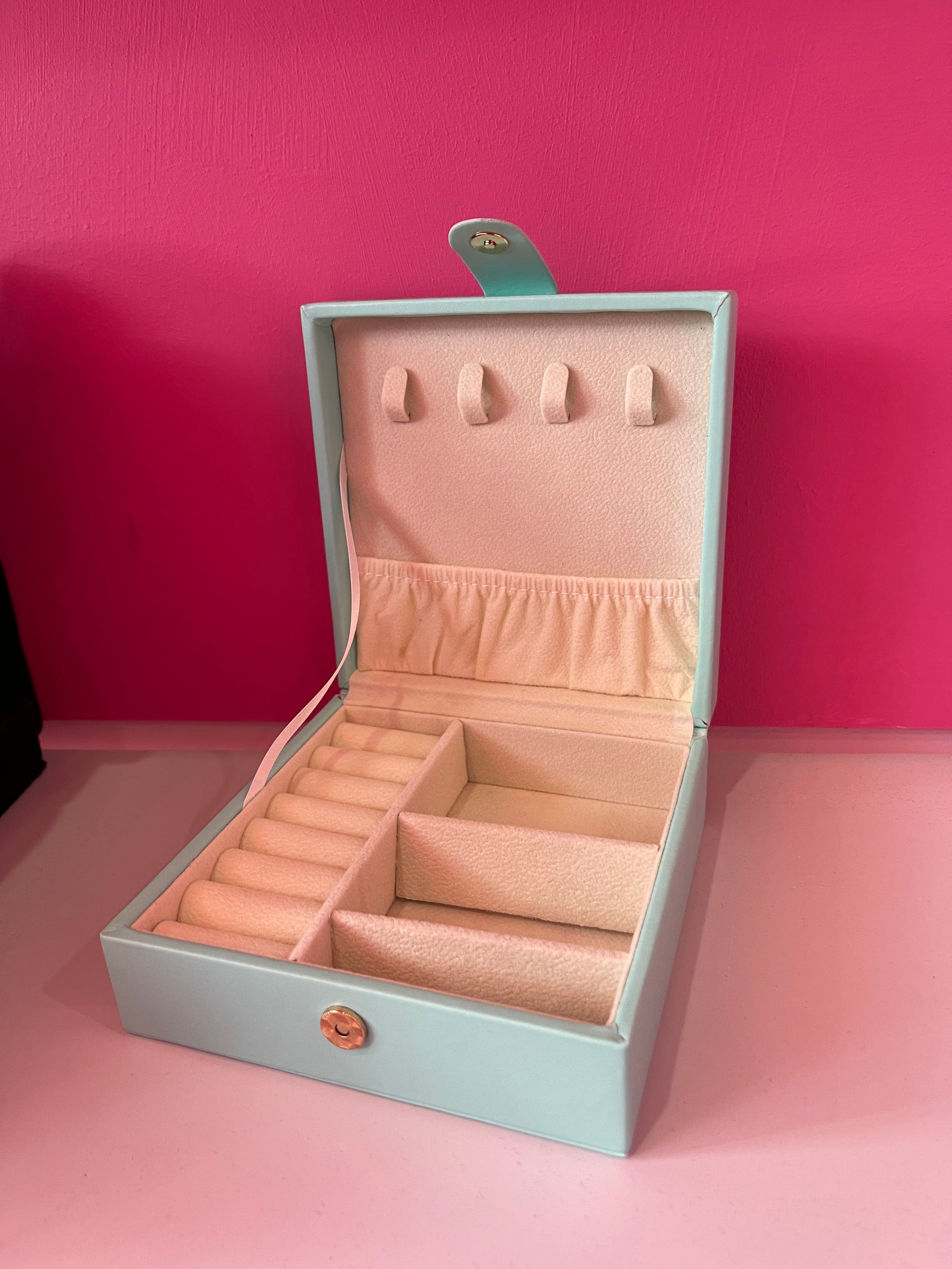 TIFFANI Turquoise Jewelry Box