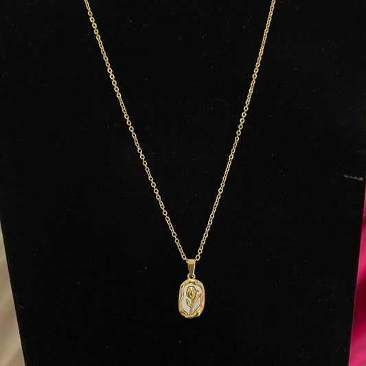 PEARL ROSE Necklace