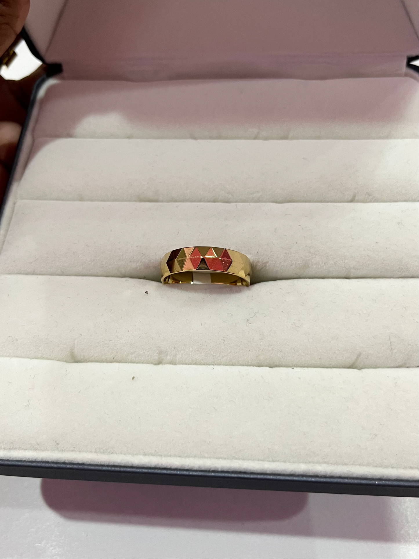 Illusion Ring