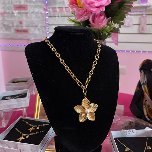 BOLD BLOSSOM Handmade Necklace