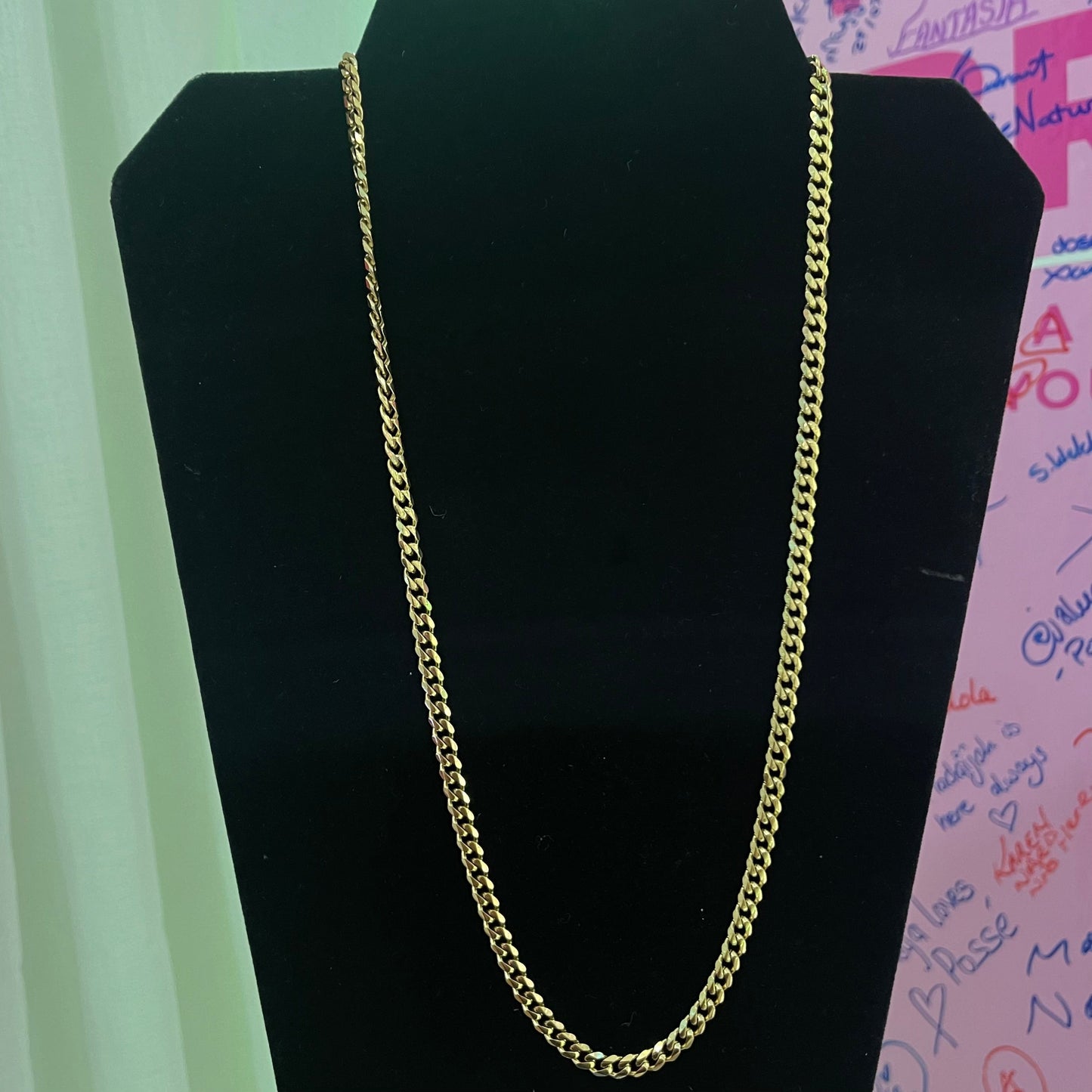Classic Cuban Chain 23”