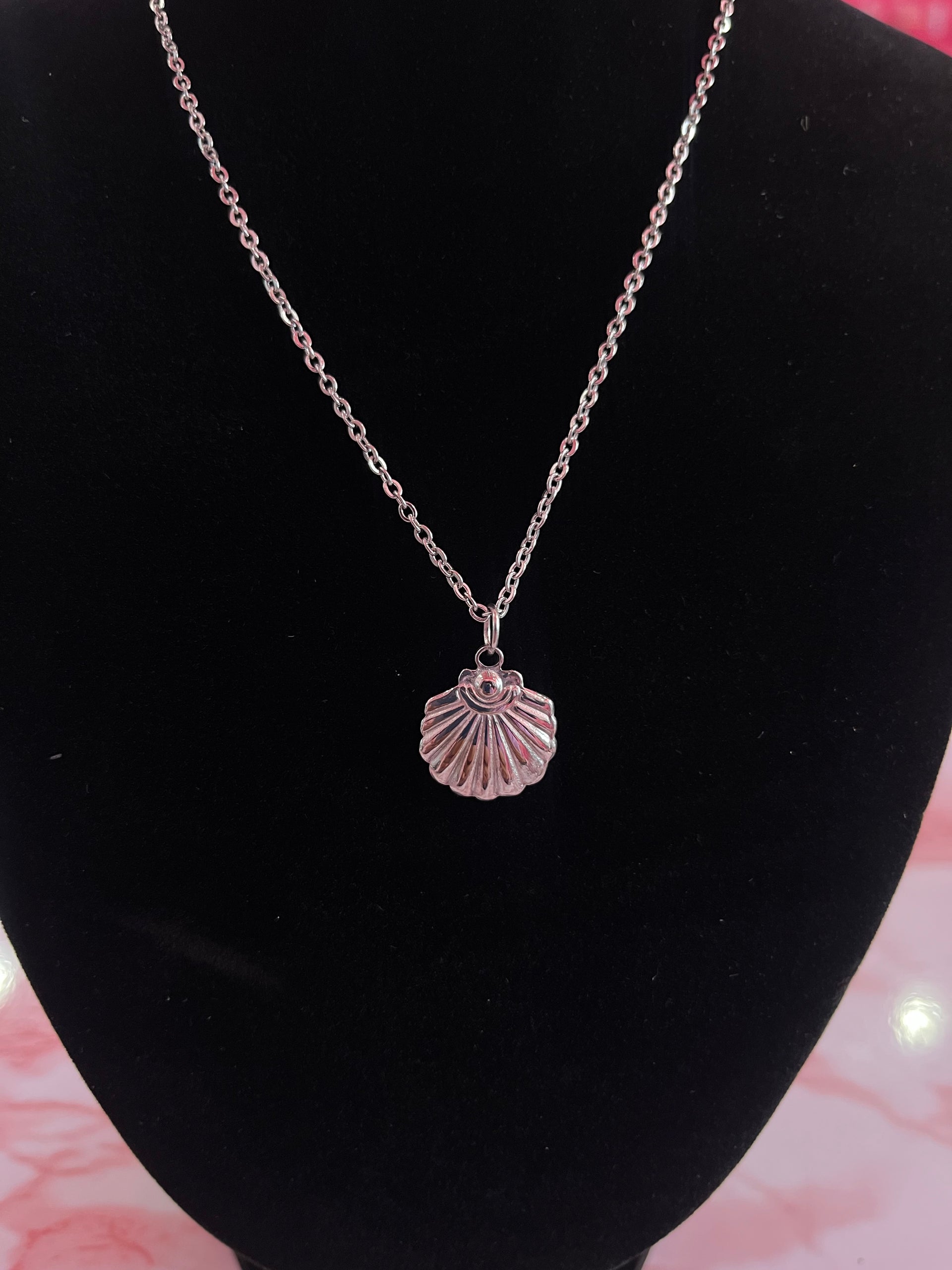 Clam Time Necklace