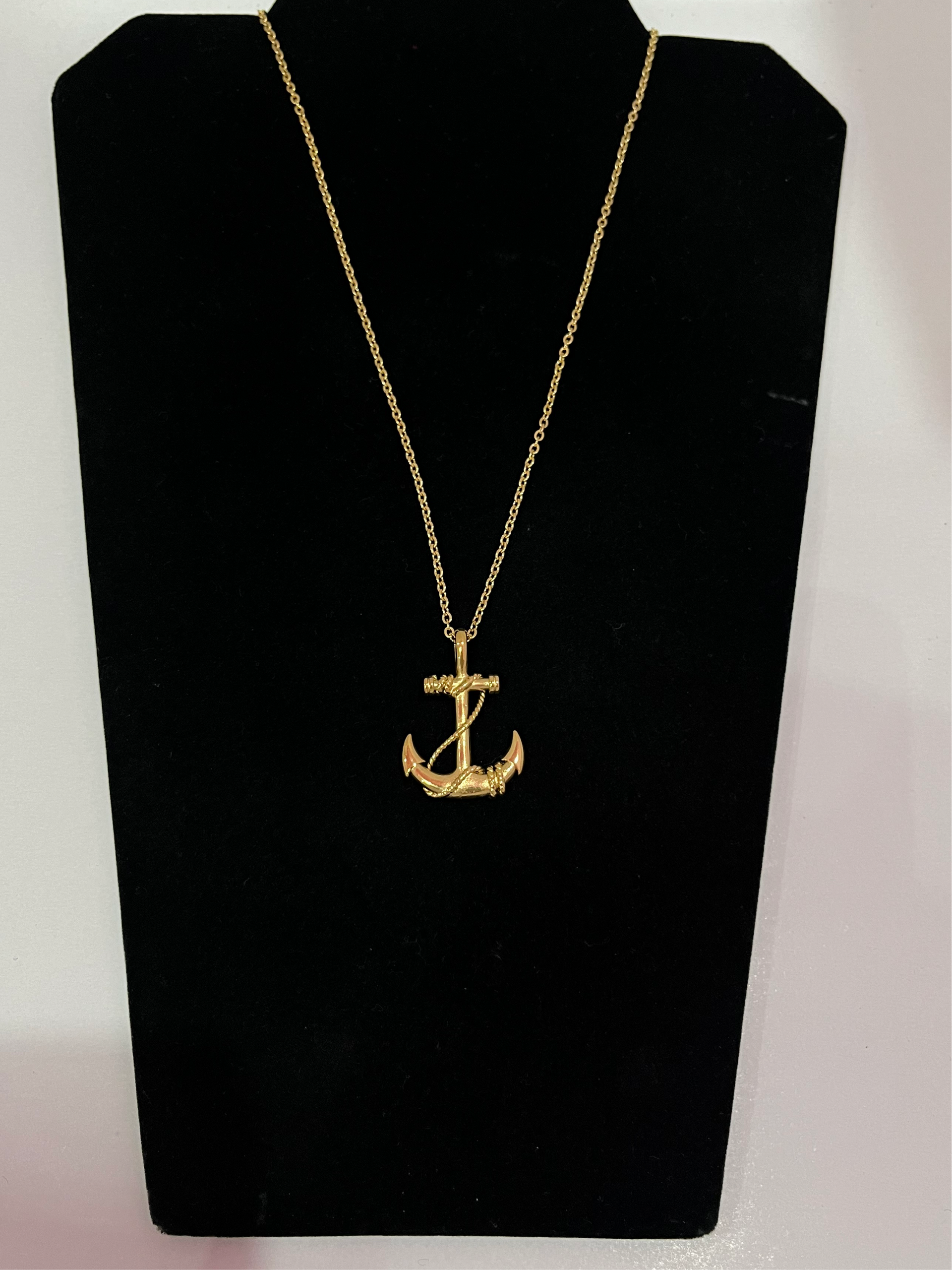 ANCHORED NECKLACE