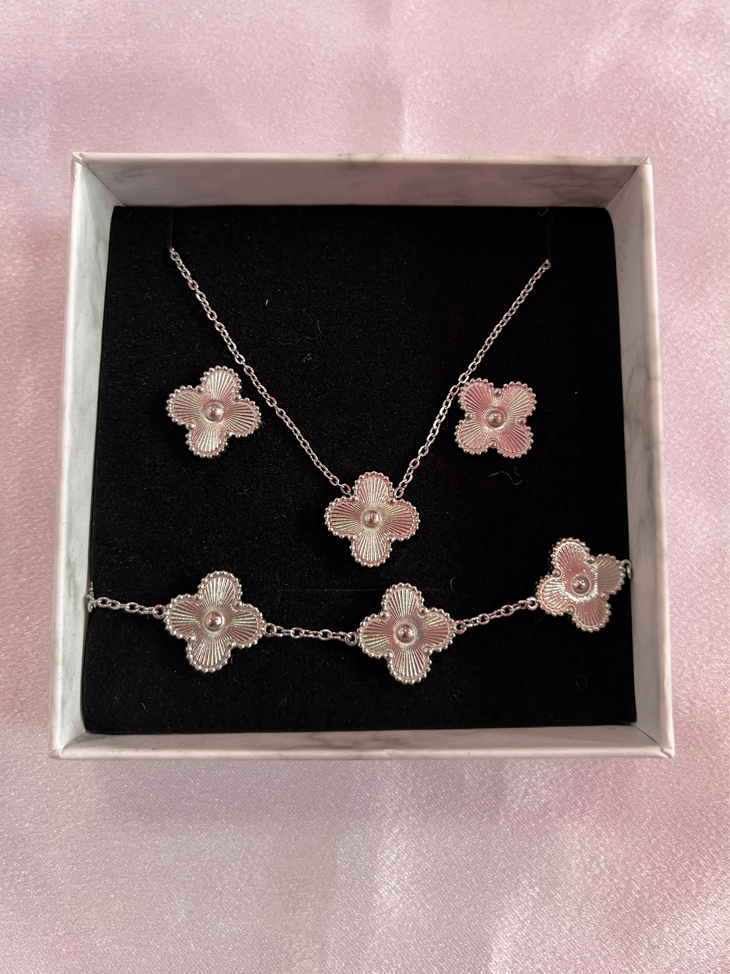 Silver Clover Set