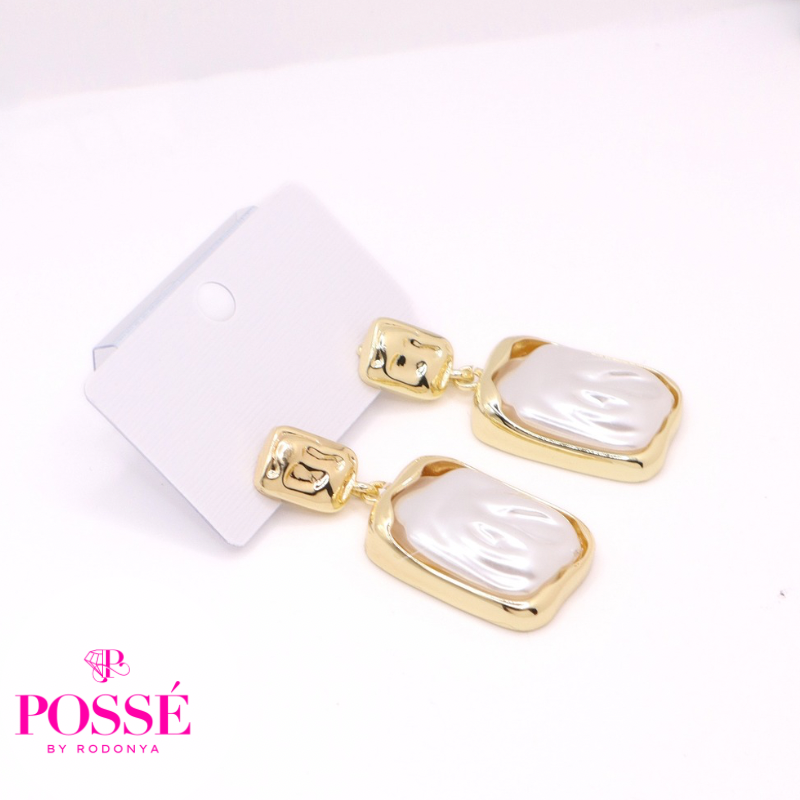 SWIRLY PEARL Earrings