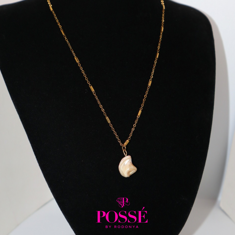 MOTHER OF PEARL Stone Necklace