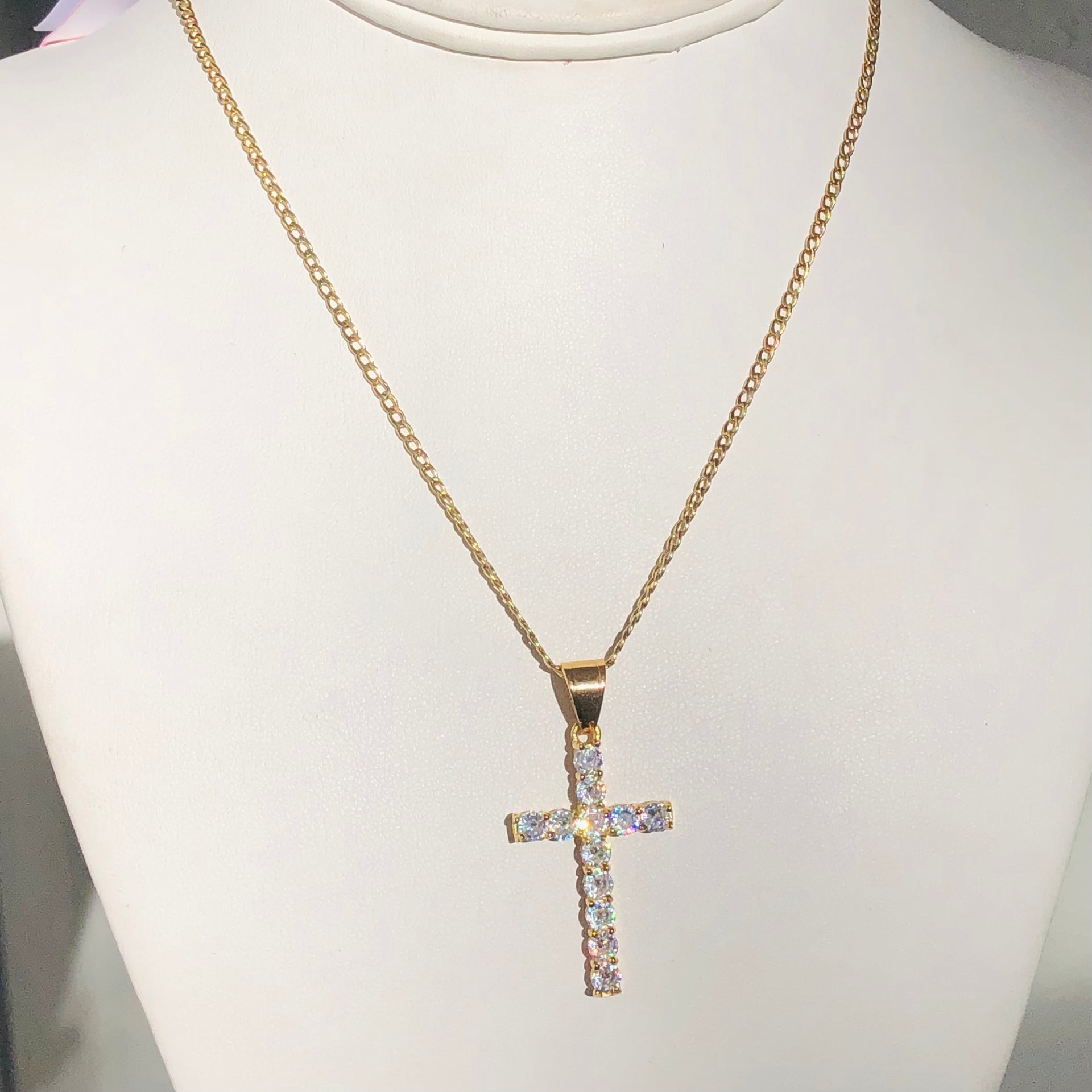 MAJESTY Cross Necklace