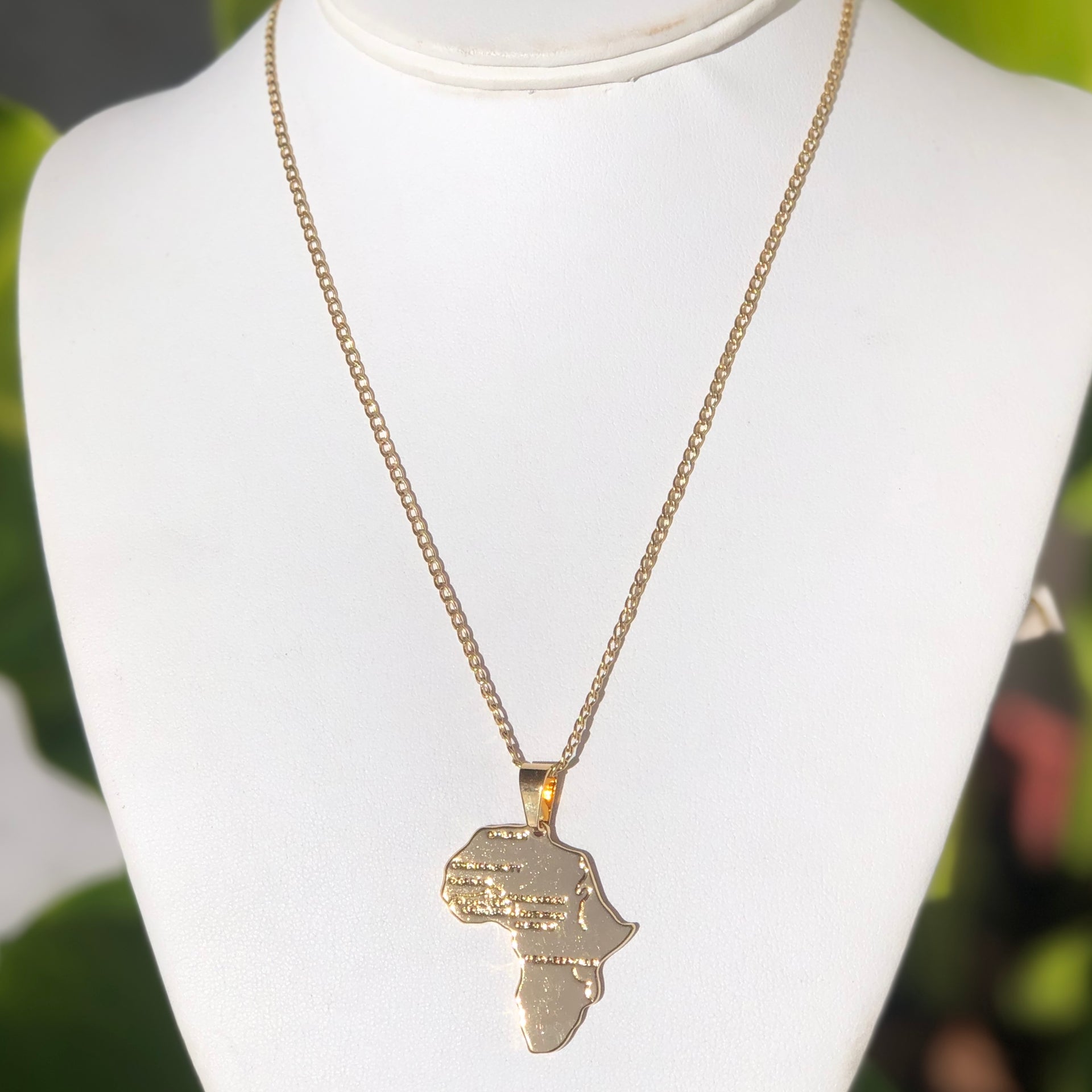 MOTHER AFRICA Necklace