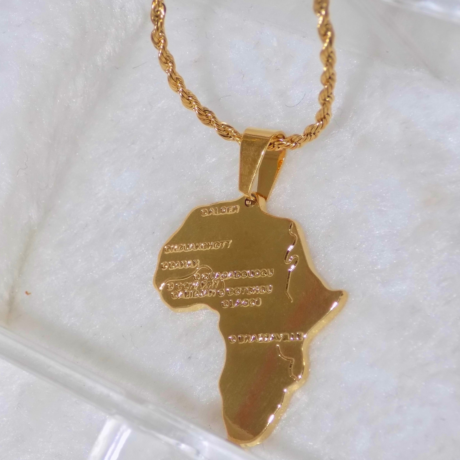 MOTHER AFRICA Necklace